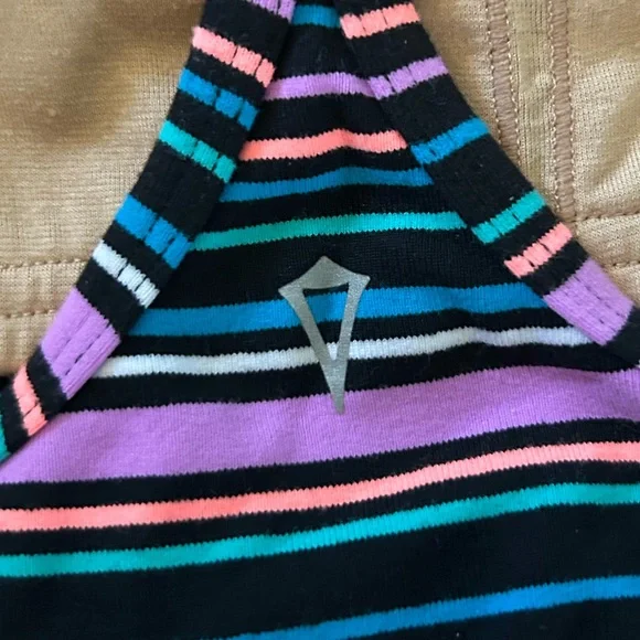 Ivivva racer back tank top with ability to add cups. (Size 14) - Picture 3 of 5